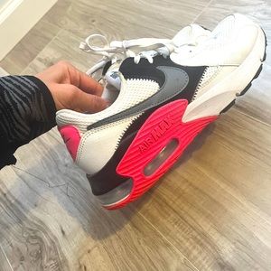 Air max 90 size 8 women’s hot pink black white